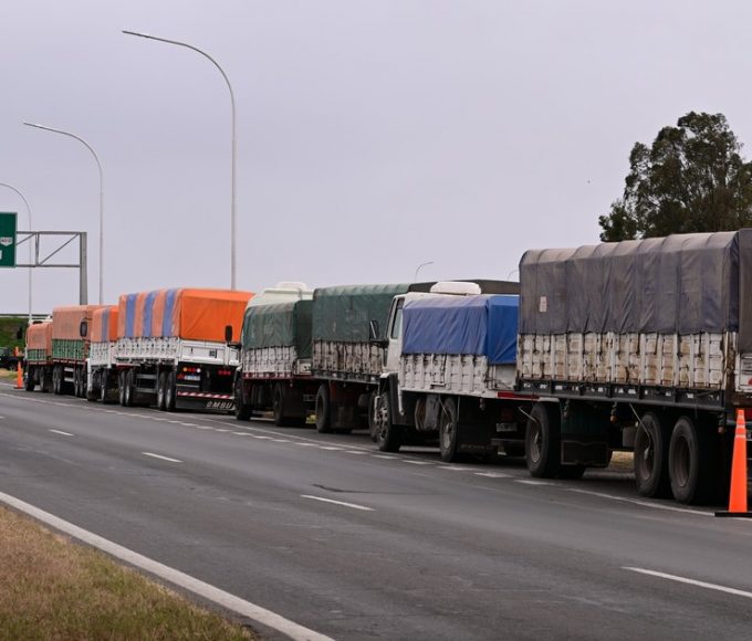El colapso que se viene: 11.000 camiones por día saturan Rosario