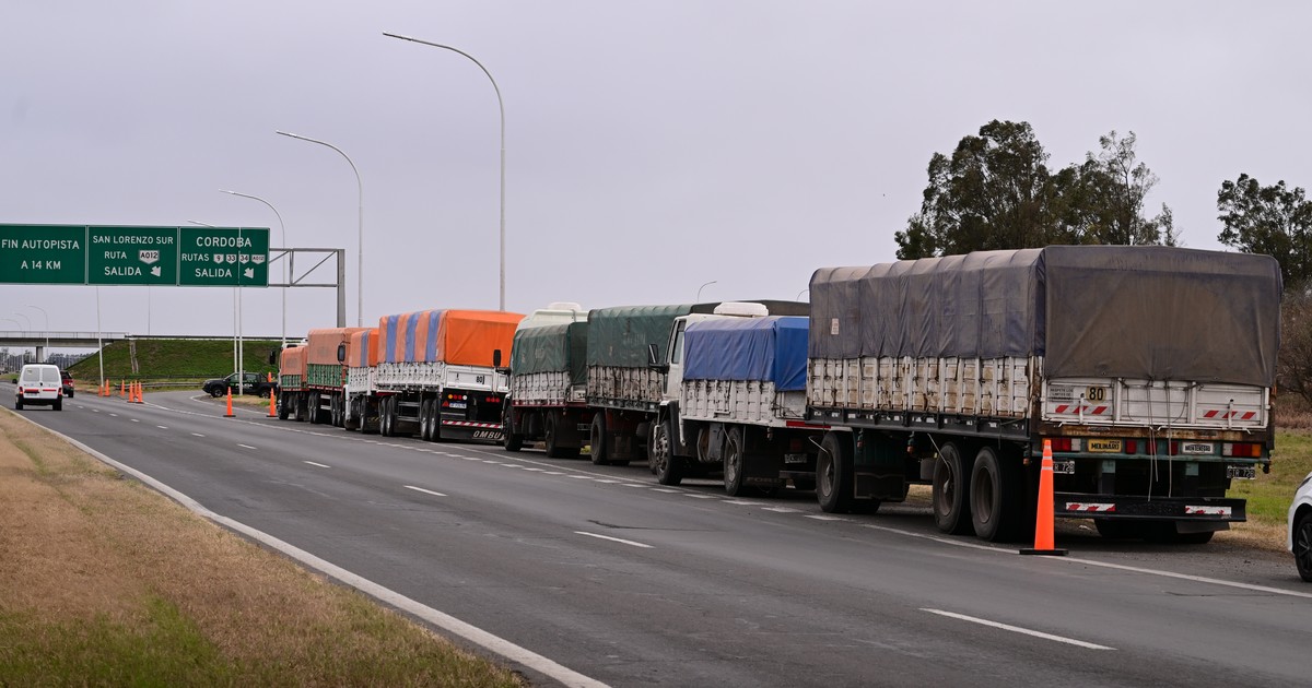 El colapso que se viene: 11.000 camiones por día saturan Rosario