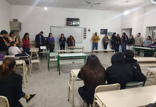 El drama de la escuela de La Bianca: agua electrificada y chicos con miedo