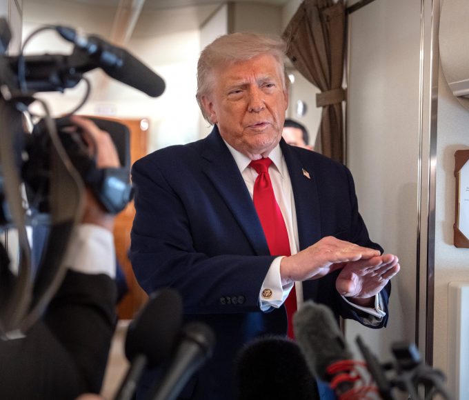 Trump exploto contra una periodista y corto la entrevista en vivo