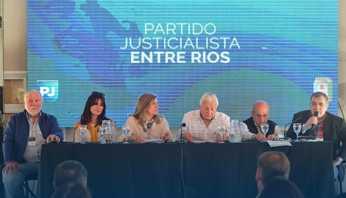 El PJ se reune en Parana: expulsiones y PASO en la mesa caliente
