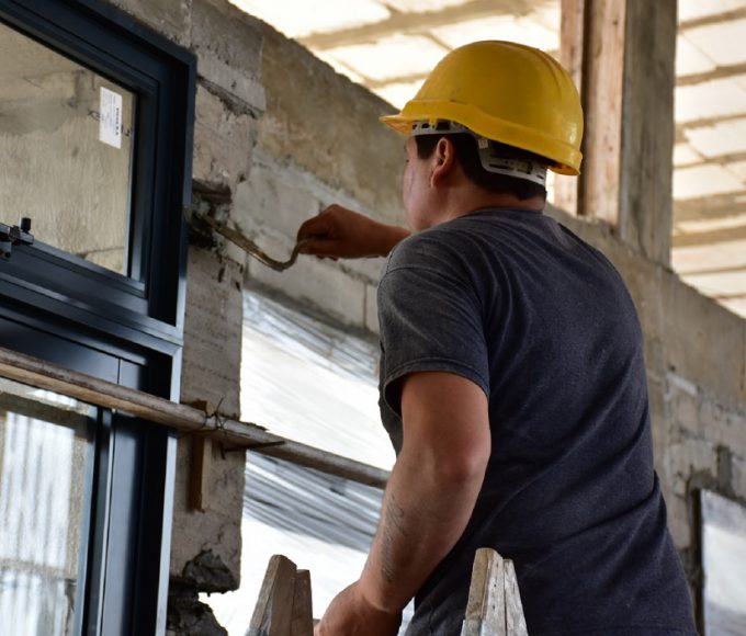 La industria y construcción se desplomaron 2,8% en abril: el golpe que duele