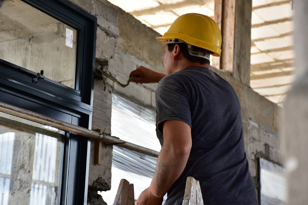 La industria y construcción se desplomaron 2,8% en abril: el golpe que duele