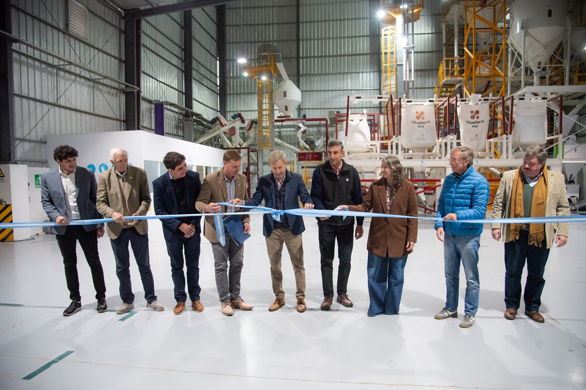 Frigerio inauguró planta en Hasenkamp: 3 millones de dólares y 15 empleos