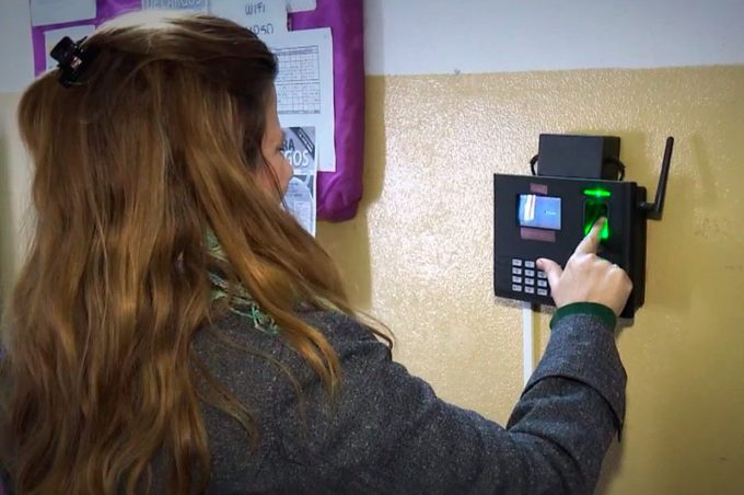 Entre Ríos reduce a 30 horas la jornada de los estatales desde julio
