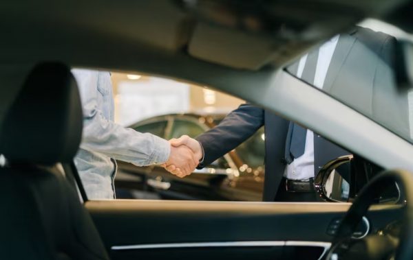 Se desplomó la venta de autos: cayó 25,6% en mayo y el sector pide auxilio