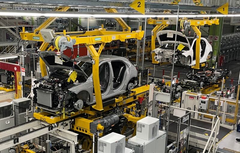 La economia volvio a caer en abril: el dato que preocupa a Caputo