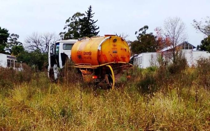 Llego el camion pero los problemas siguen: padres exigen obras en la Agrotenica
