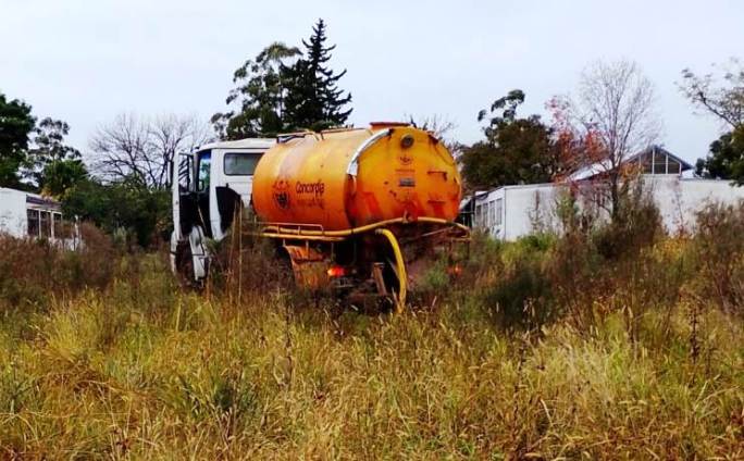 Llego el camion pero los problemas siguen: padres exigen obras en la Agrotenica