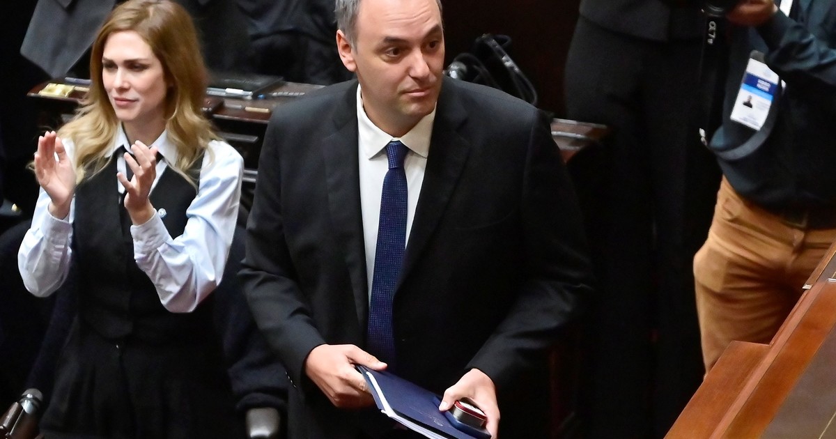 Villarruel le exige a Adorni que vaya ESTE mes al Senado: "Es una vergüenza"