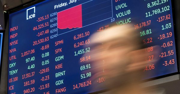 El riesgo país se disparó a 499 puntos por el derrumbe global