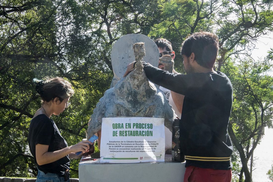 El rescate de las esculturas emblematicas de Parana que ya nadie miraba