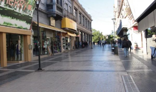 "Cada comercio que cierra es un retroceso": el duro reclamo de los empresarios