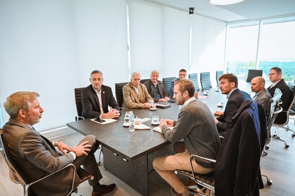 Frigerio se reunió con porcicultores: el plan para duplicar el consumo