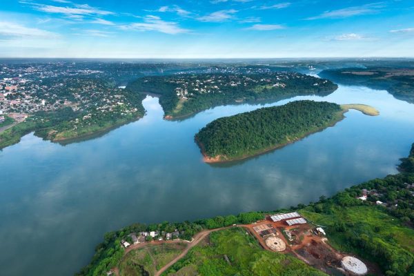 Ordenan indagar a directivos de Atanor por contaminar el Paraná