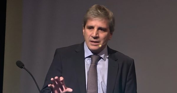 Riesgo país en 450 puntos: ¿está Argentina lista para volver a los mercados?