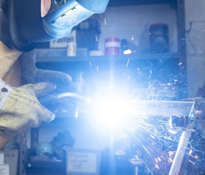 Se perdieron más de 5.000 empleos industriales en marzo: textil y automotriz, los más golpeados