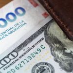 El dólar arrancó junio con suba y pone en jaque el carry trade