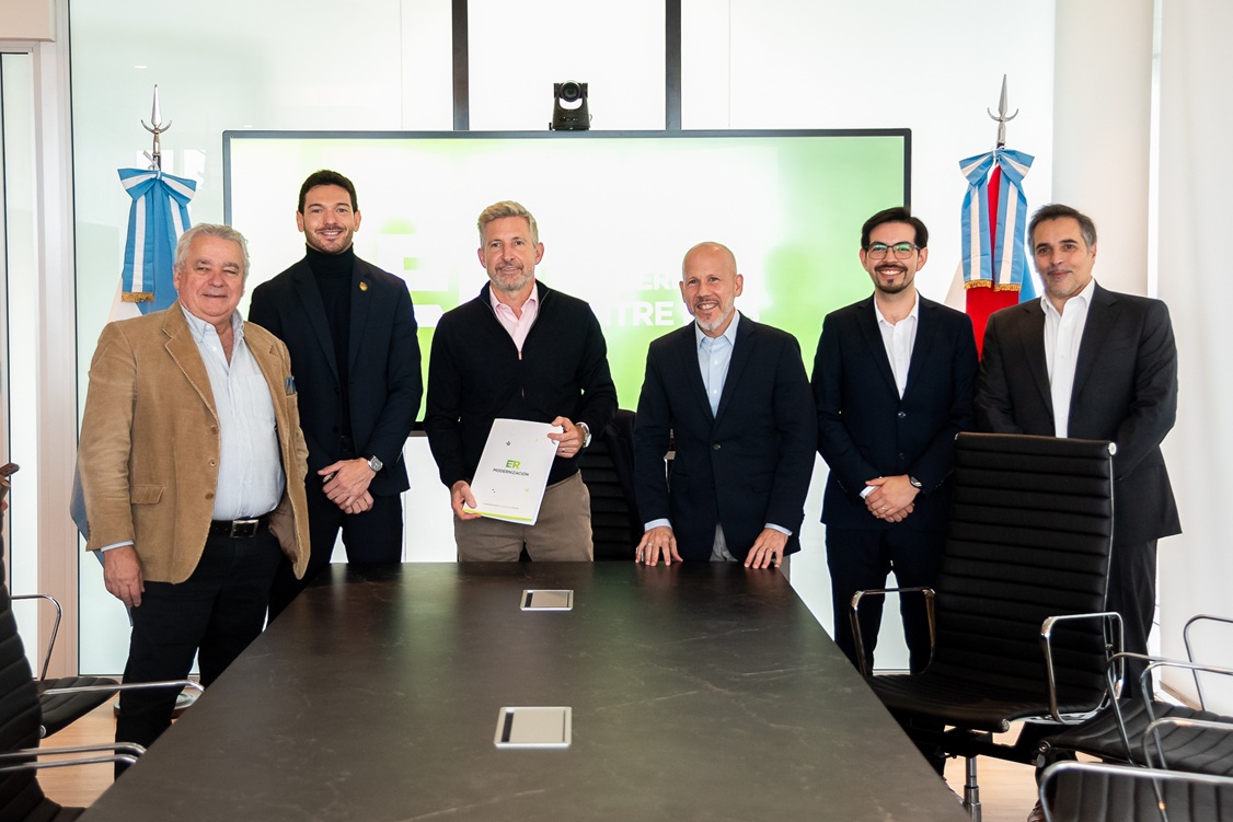 El Gobierno firmó un acuerdo con Salesforce para llevar IA al Estado