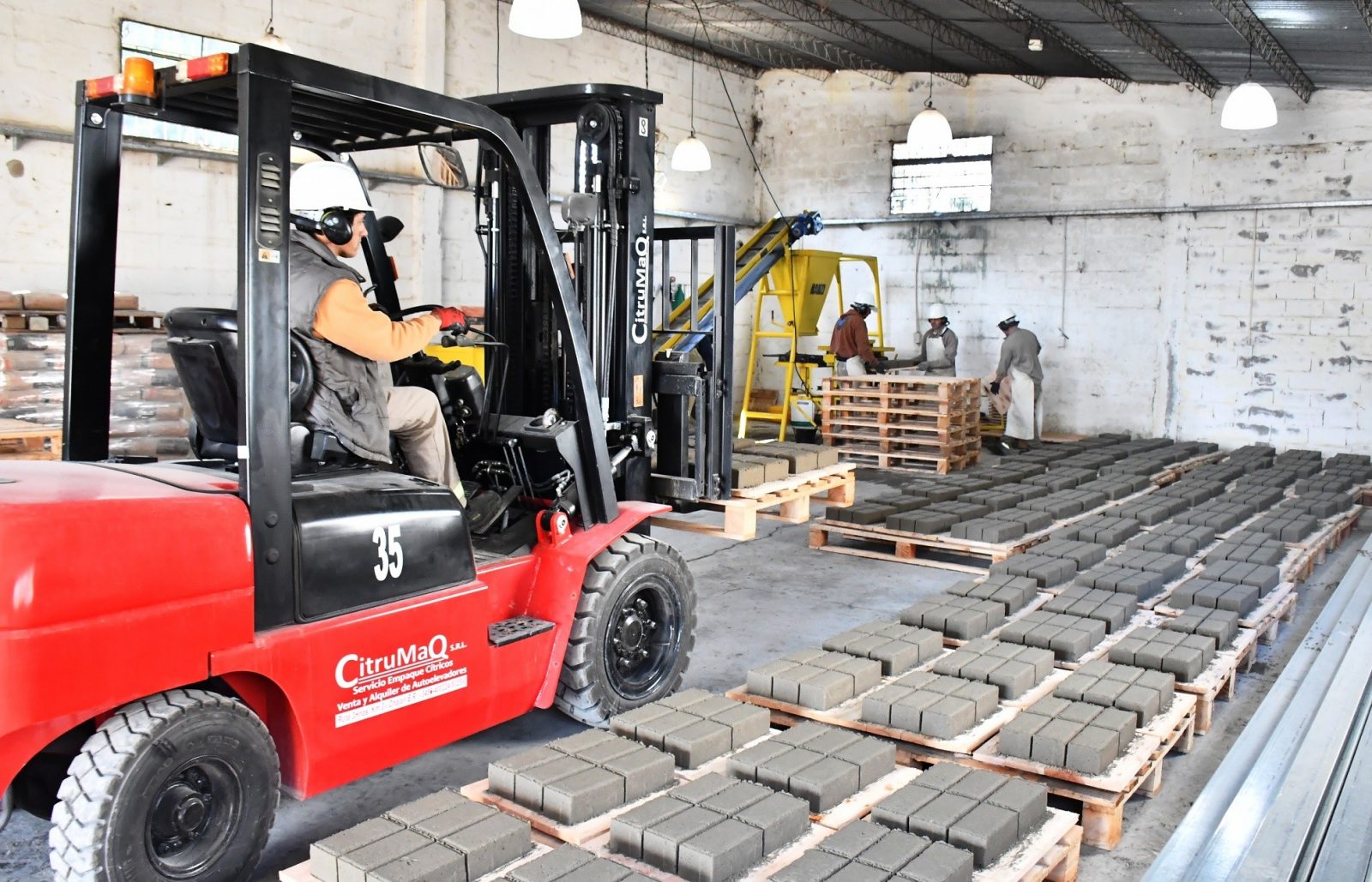 Concordia tiene planta propia de adoquines y apunta a 4 cuadras por mes