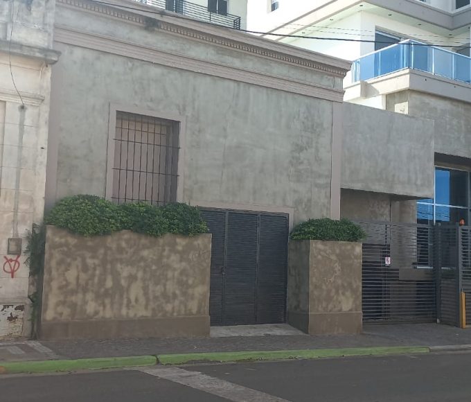 El edificio Cantená en Concordia: regularizaron las infracciones y ahora venden la propiedad clave