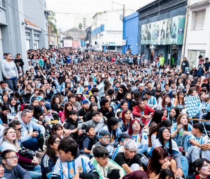 Mundial con ventas, pero 120 negocios cerrados: la paradoja del comercio en Paraná