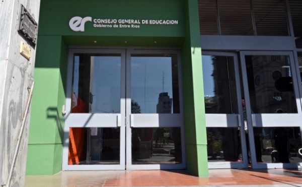 El Gobierno dijo que el 75% de los docentes fue a clases pese al paro de AGMER