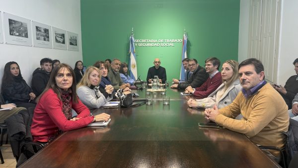 Paritaria estatal: el Gobierno ofreció 6% en dos cuotas y los gremios lo rechazaron