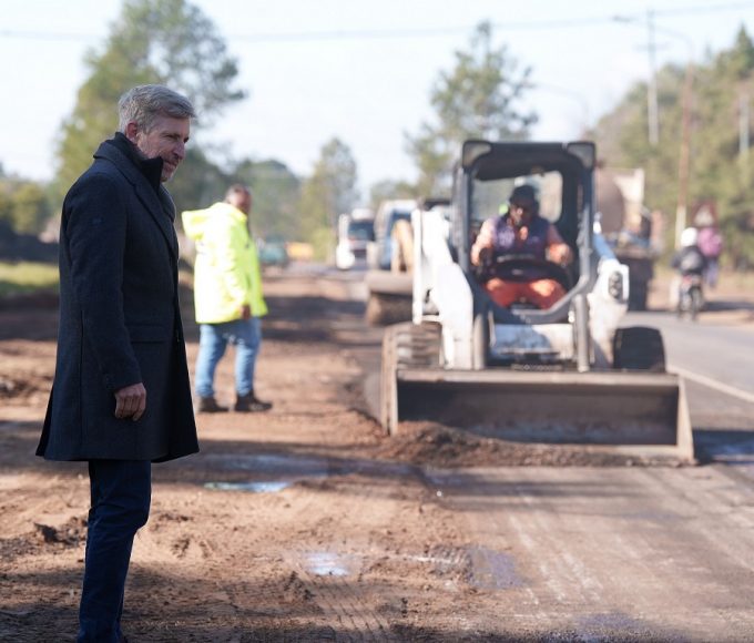 Frigerio recorrió obras en las rutas 4 y 22 del departamento Concordia
