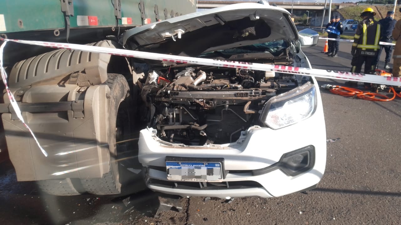 Dos muertos en la Autovía Artigas: tenían 13 y 49 años