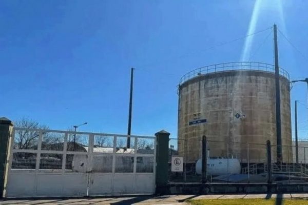 El cierre de una planta de combustible alarma a Concepción del Uruguay
