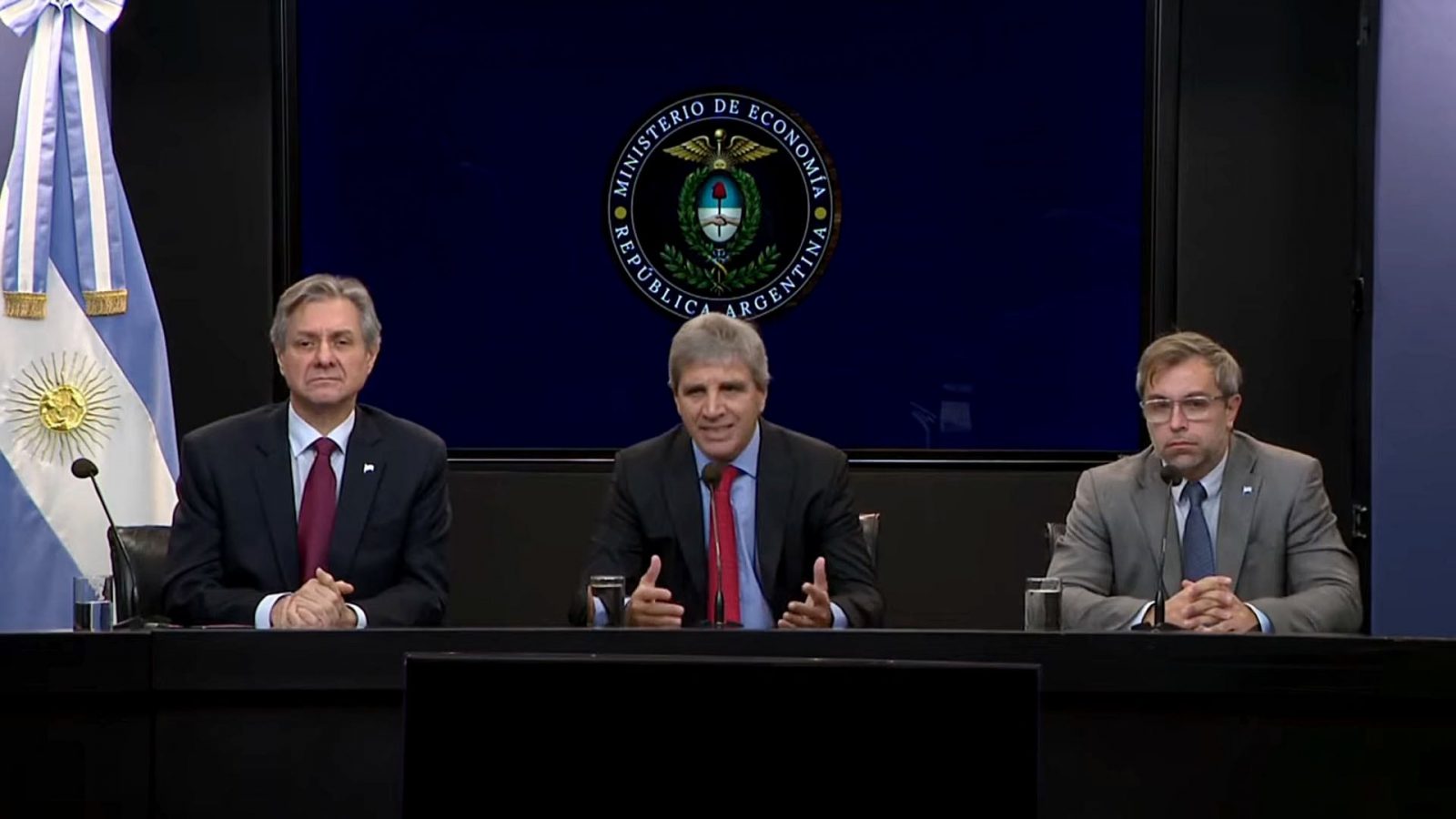 El Gobierno tomó USD 3.200 millones con garantía multilateral antes del vencimiento del 9 de julio