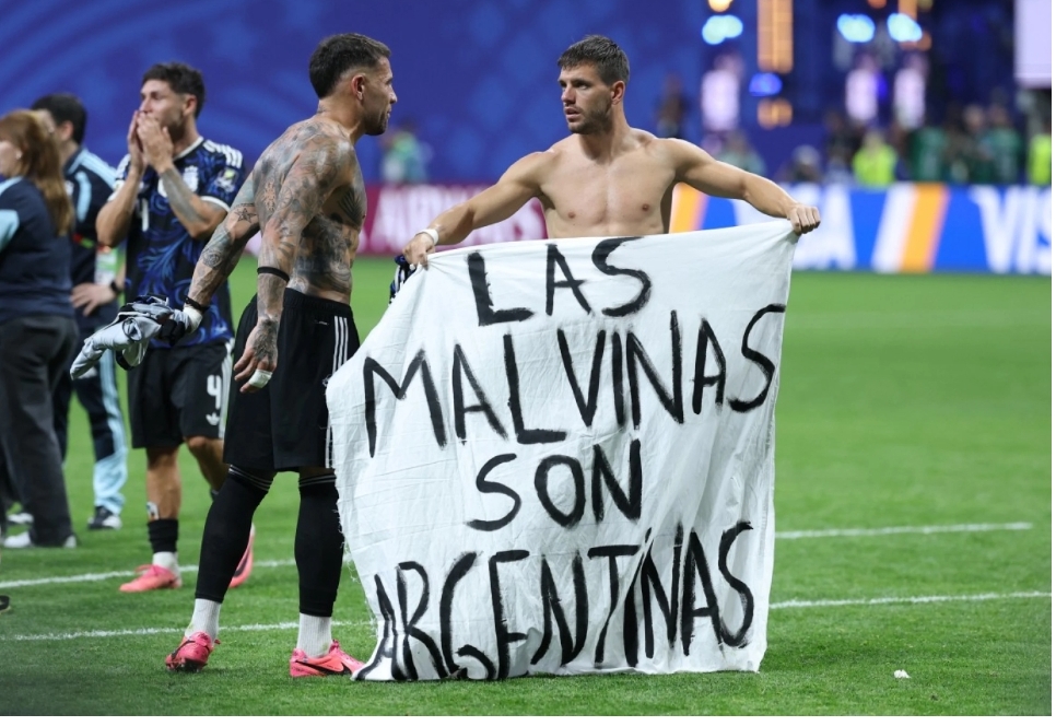 Milei frenó el festejo: llamó "patrioterismo barato" al reclamo por Malvinas