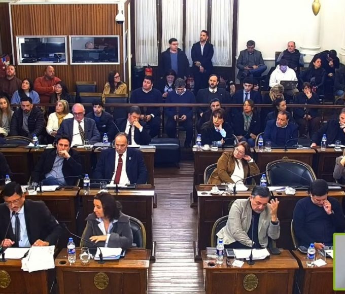 Reforma previsional: media sanción en el Senado con votos peronistas y protesta afuera