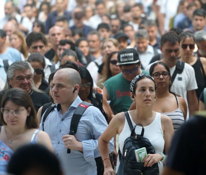 La inflación baja pero el bolsillo no lo siente: solo 8 gremios le ganaron a los precios