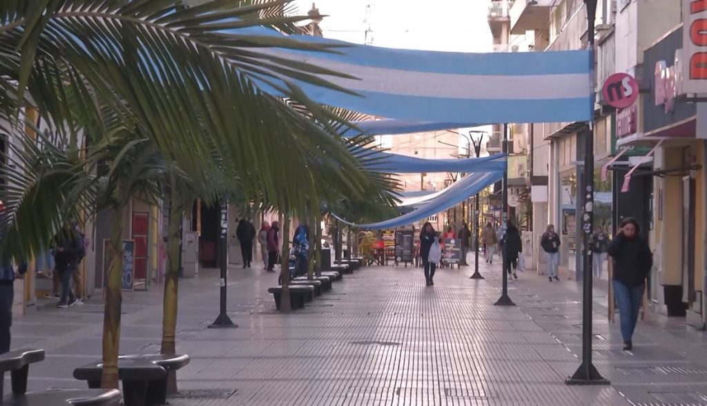 Las ventas minoristas subieron en junio, pero el semestre cerró en rojo