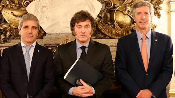 Milei avanza en la reforma del BCRA: penalizar la emisión como "estafa"