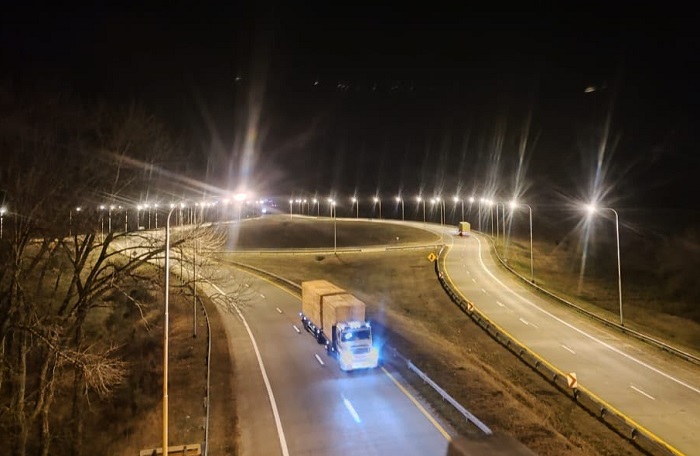 Autovía 14: iluminación y señalamiento en Ruta 135 y dos rotondas