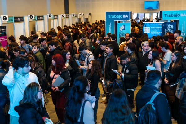 Expo Empleo en Buenos Aires: 1400 personas buscaron trabajo en feria por invitación
