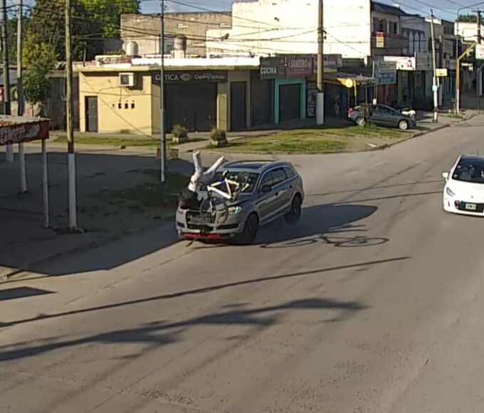 Atropello en Guernica: un auto con $20 millones en multas dejó grave a un chico