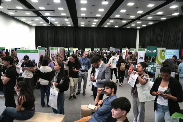 Más de 5.000 personas buscaron trabajo en la Expo del Empleo de Paraná
