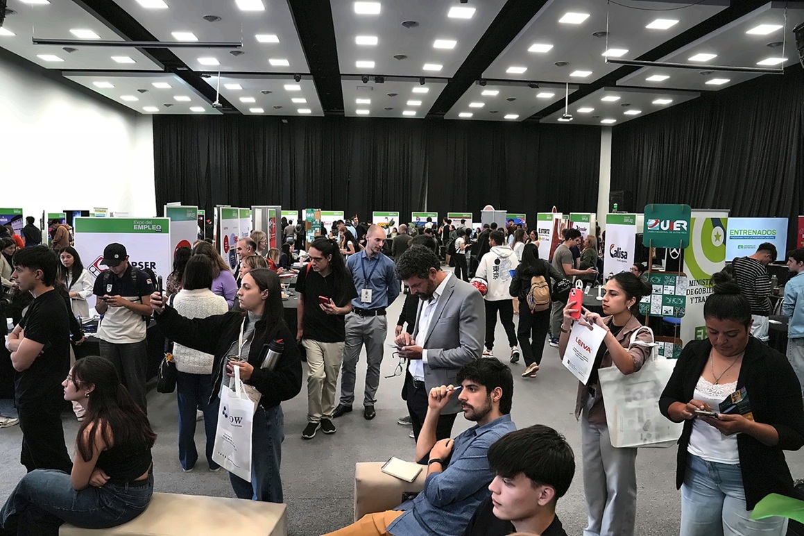 Más de 5.000 personas buscaron trabajo en la Expo del Empleo de Paraná