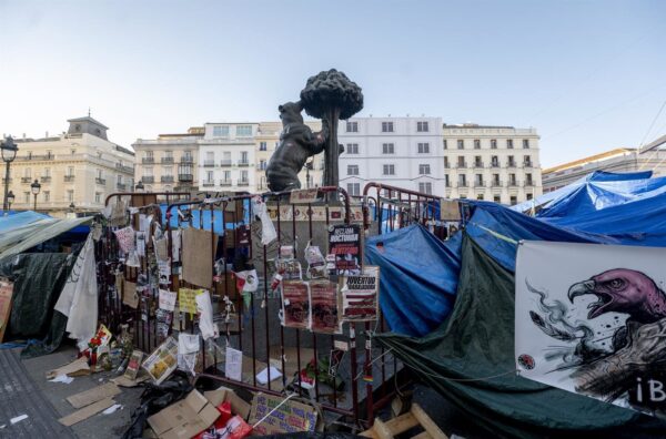 La acampada de la Puerta del Sol no se levanta: 'abandonaremos la plaza'