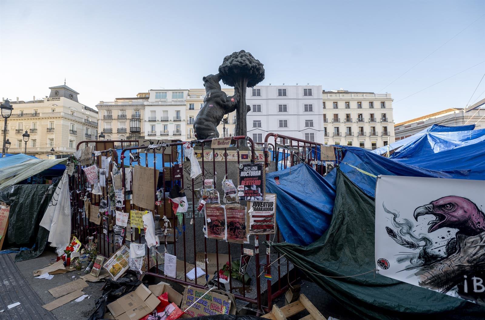 La acampada de la Puerta del Sol no se levanta: 'abandonaremos la plaza'